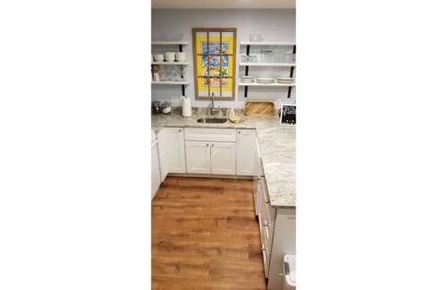 East Naples Apartment | Main-Stay is a larger 2/1 central to all Naples