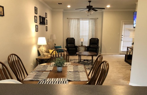 North Overton Condo | Main Street Abode - 3BR/3.5BA - sleeps 10