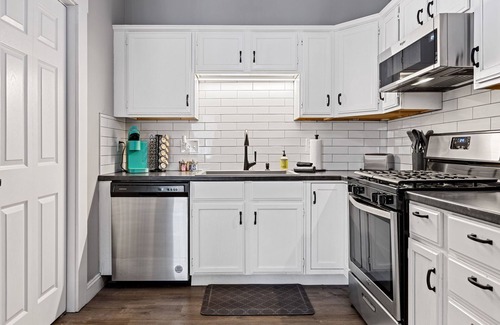 St. Charles Apartment | Main Street Balcony Apartment by StayLage!