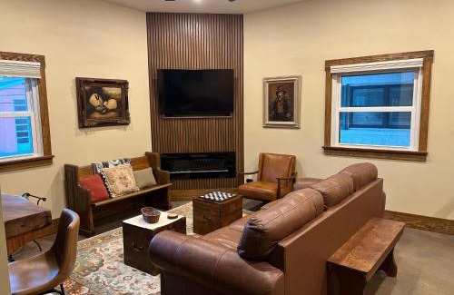 Highlands Apartment | Main Street Elevated