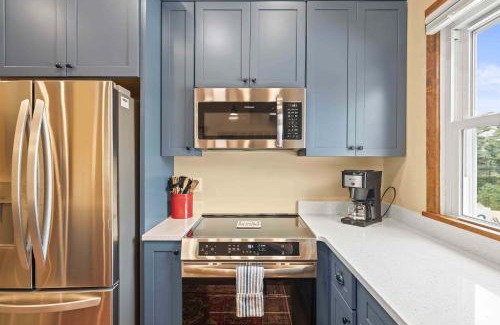 Highlands Apartment | Main Street Elevated