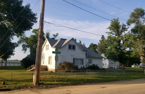 Webster House | Main Street Home-Locally Owned-No Cleaning Fees-Pets Allowed