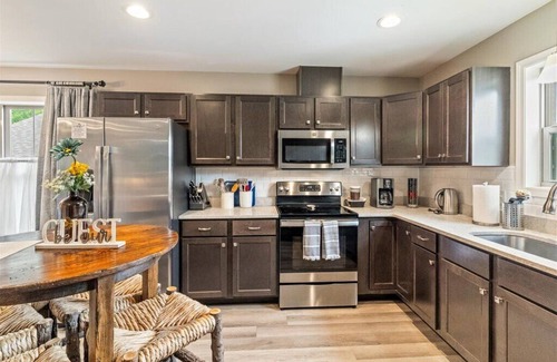 Weaverville House | Main Street Jeep House