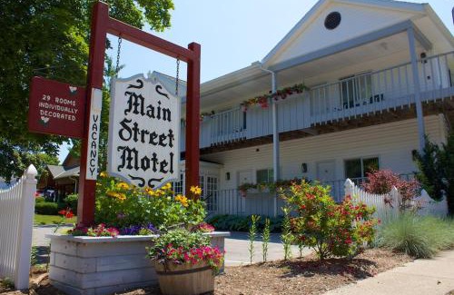 Fish Creek Hotel | Main Street Motel