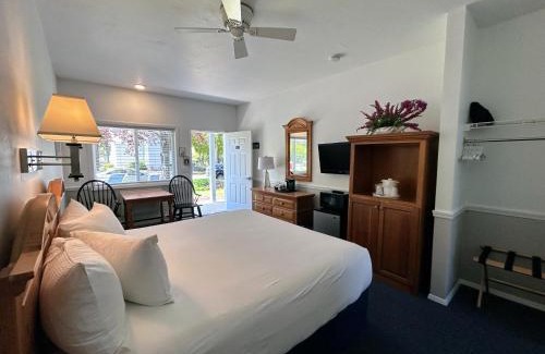 Fish Creek Hotel | Main Street Motel