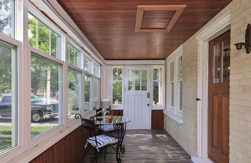 Bayfield Cottage | Main Street Retreat lovely heritage cottage steps from restaurants