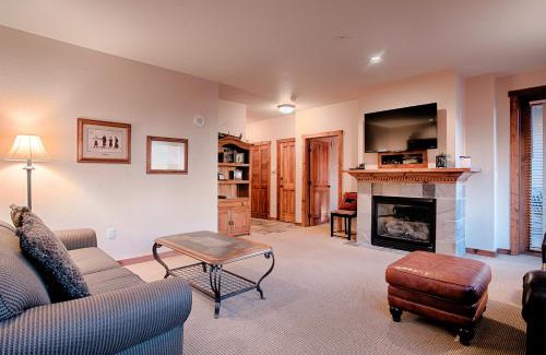 Historic District House | Main Street Station 2301 by Great Western Lodging