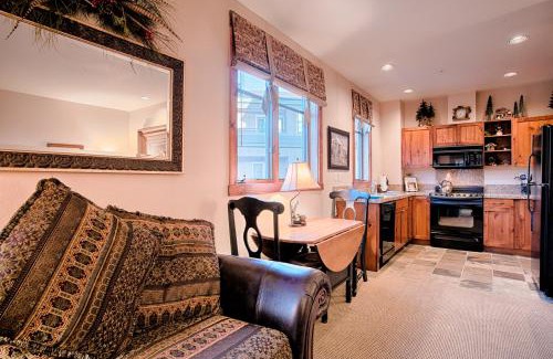 Historic District House | Main Street Station 2301 by Great Western Lodging