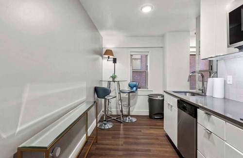 Hanover Place Apartment | Main Street Studio, Vibrant Living, Extended Stay