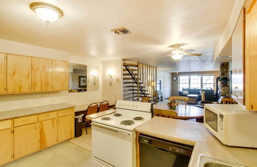 Paris House | Main Street Townhome - 12 Miles to Bear Lake!