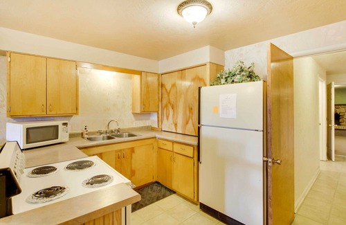 Paris House | Main Street Townhome - 12 Miles to Bear Lake!