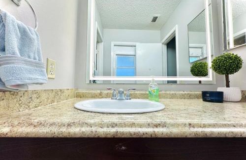 Buena Ventura Lakes House | Main Villa 15 mins from Theme Parks & MCO