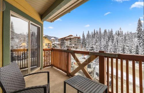 Sun Peaks Apartment | Main Village, Ski-in Ski-out, Hot Tub, Condo