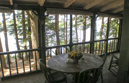 South Sanford Cabin | Maine Cabin on Beautiful, Quiet Lake.Close to Ocean