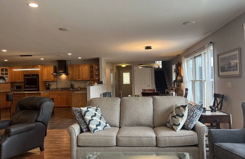 Kennebunk House | Maine House-Kennebunk one story living near beach