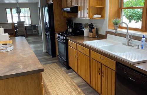 Eddington House | Maine Lakefront retreat on Chemo Pond. 1 hour to popular Acadia National Park.
