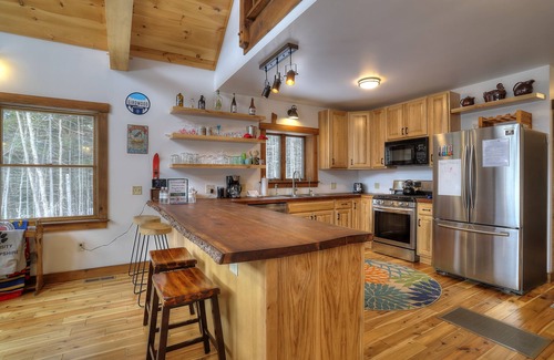 Rangeley Plantation House | Maine Land - Newly decorated and beautiful home along the Birches Beach Road!