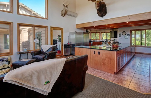 Robbinston Cabin | MAINE - Magnificent Luxury Lodge Set On 561 Acres with Water Activities