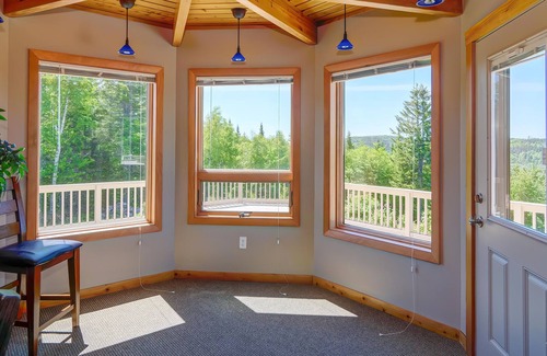 Robbinston Cabin | MAINE - Magnificent Luxury Lodge Set On 561 Acres with Water Activities