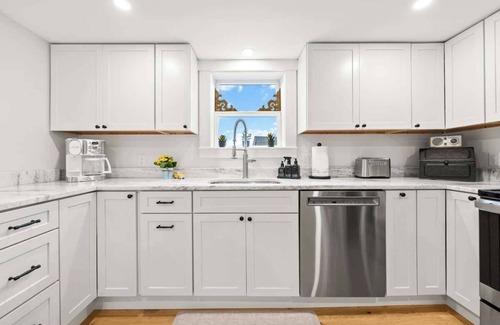 Ellsworth House | Maine Stay on Liberty