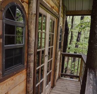 Stoneham House | Maine Woods Treehouse-The Birdie