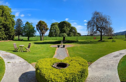 Conical Hill House | Mainholm Lodge