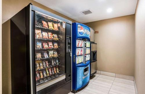 Cedar Rapids Hotel | MainStay Suites Cedar Rapids North - Marion