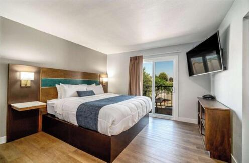 Moreno Valley Hotel | MainStay Suites Moreno Valley Near March Air Reserve Base