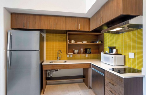 York Hotel | MainStay Suites North - Central York