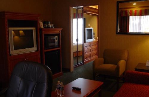 Santa Ana Hotel | MainStay Suites Orange County John Wayne Airport