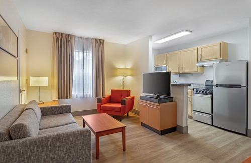 Temple Terrace Hotel | MainStay Suites Tampa Moffitt-USF
