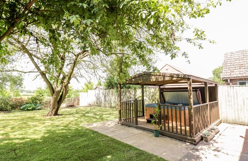 Putley Cottage | MAINSTONE HOUSE, pet friendly, luxury holiday cottage in Ledbury