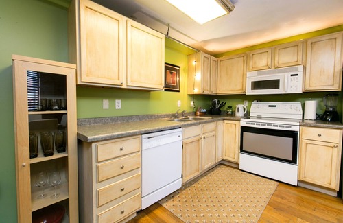 Stillwater Apartment | MainStreetLocation|GirlsNight|Families|Pets|FoodMusicShopArtExploreBikeFunPlay!