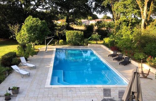 Saint-Georges-de-Pointindoux House | Maison charmante avec piscine privée à Saint-Georges-de-PointindouxC