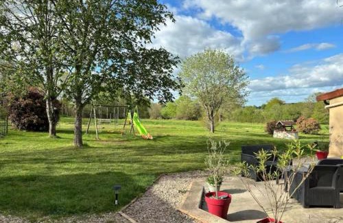 Saint-Bonnet-Troncais House | Maison à la campagne, au calme, avec grand jardin clos