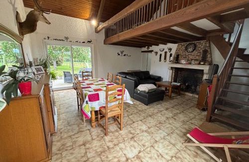Saint-Bonnet-Troncais House | Maison à la campagne, au calme, avec grand jardin clos