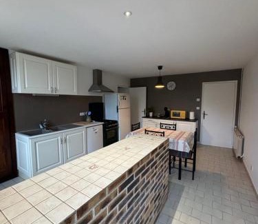 Saint-Bonnet-Troncais House | Maison à la campagne, au calme, avec grand jardin clos