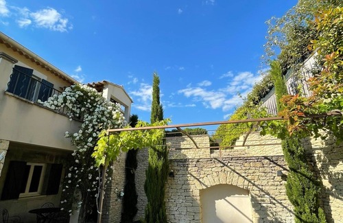 Apt Apartment | Maison à la Hauteur d un Beau Village