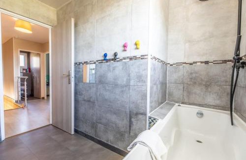 Laschamps Apartment | Maison 12 Couchages tout confort - 11B Vialle St Gene