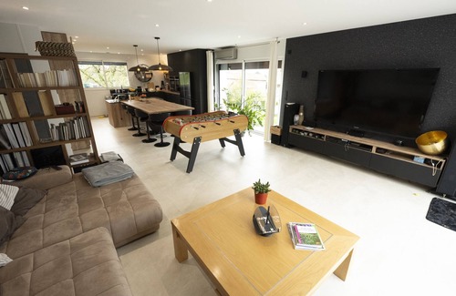 Saint-Denis-en-Bugey Villa | Maison 180m2 5 Chambres Avec Piscine