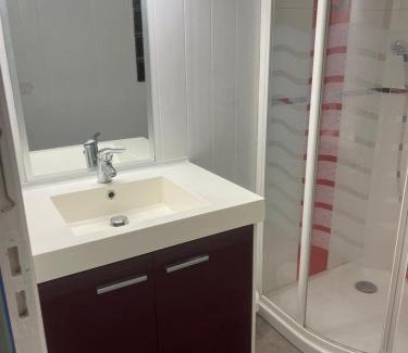 Saint-Jean-sur-Mayenne Apartment | Maison 2 chambres