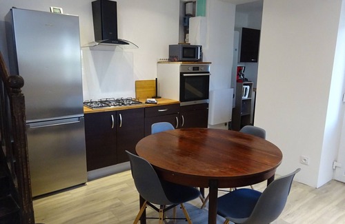 Villemoirieu House | Maison 2 chambres d'hotes with large garden in quiet stone village.