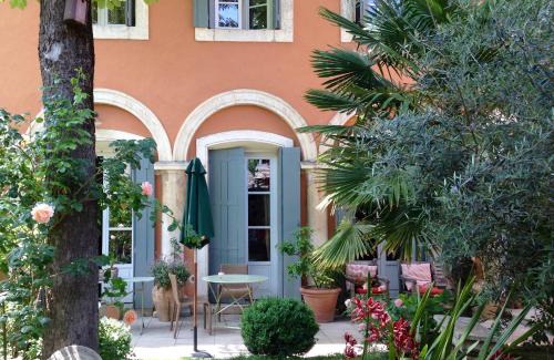 Historic Centre Villa | maison 3 chambres centre ville, jardin et bassin privatifs