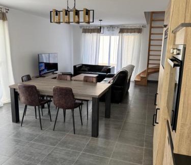 Sainte-Gemmes-sur-Loire House | Maison 4 chambres près d Angers et à 500 m de la Loire