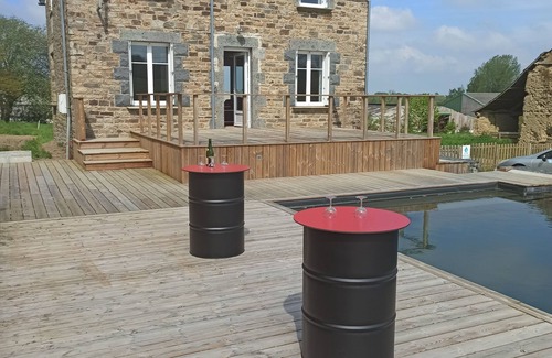 Laurenan House | Maison 4 Personnes Avec Piscine Naturelle, Animaux Acceptés