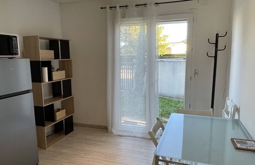 Le Thor Apartment | Maison 40m² Avec Jardin et Parking Privé