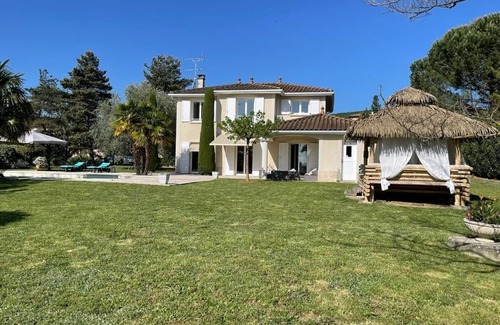 Lucenay House | Maison 6/10 Personnes Avec Piscine vue Golf