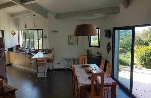 Chateauneuf-de-Galaure House | Maison Avec Piscine et Grand Espace/Idéal Repos et Séjour Familiale