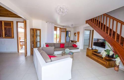 Anse-Bertrand House | Maison accueillante avec piscine partagée à Anse-Bertrand