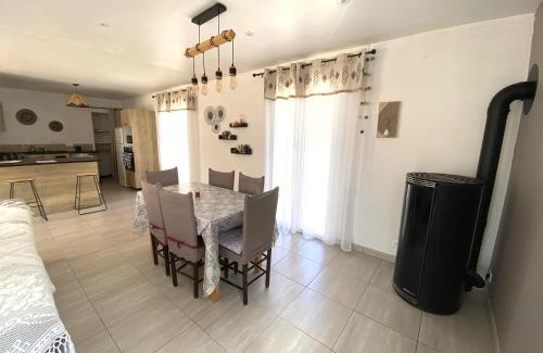 Allez-et-Cazeneuve House | Maison ambiance COSY - Détente - Clim - 3 chambres